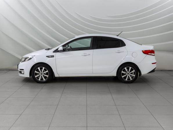 Kia Rio III Рестайлинг с пробегом 2016 года, цена 1 098 000 рублей, 80323 км, седан, Автокод Объявления