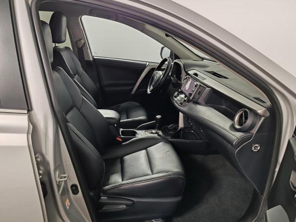Toyota RAV4 IV (XA40) Рестайлинг с пробегом 2019 года, цена 2 199 000 рублей, 215554 км, внедорожник, Автокод Объявления