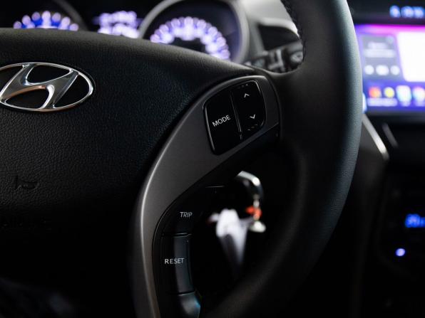 Hyundai Elantra V (MD) Рестайлинг с пробегом 2015 года, цена 1 325 000 рублей, 114348 км, седан, Автокод Объявления