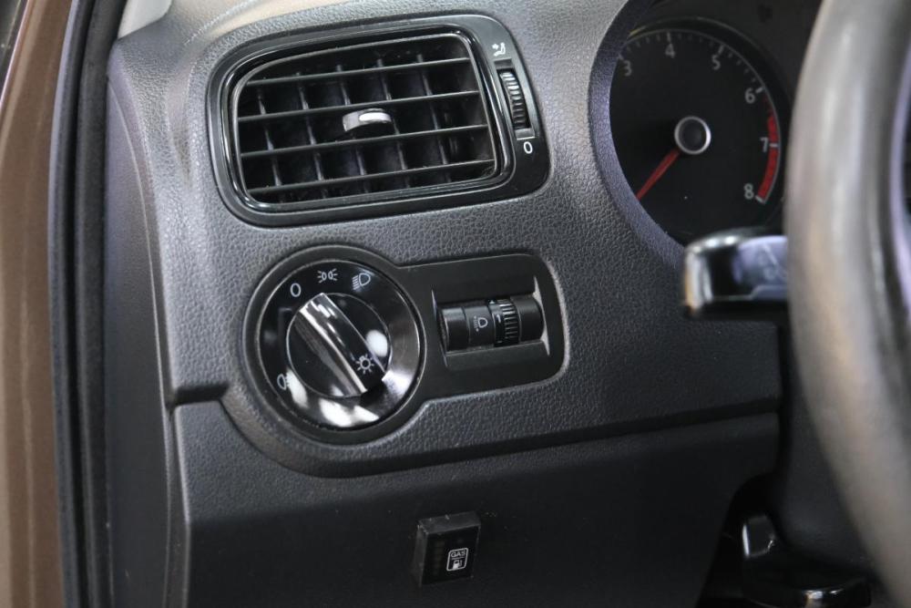 Volkswagen Polo V Рестайлинг Омск  - изображение 12