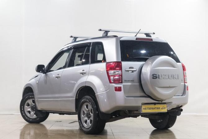 Suzuki Grand Vitara II с пробегом 2005 года, цена 799 000 рублей, 303000 км, внедорожник, Автокод Объявления