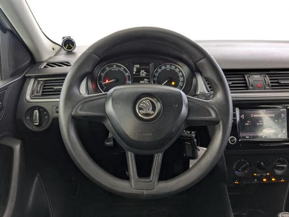 Skoda Rapid I Рестайлинг с пробегом 2019 года, цена 890 000 рублей, 202012 км, лифтбек, Автокод Объявления