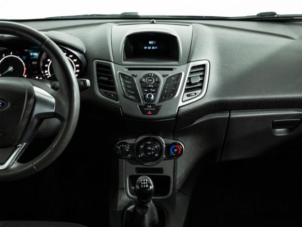 Ford Fiesta Mk6 Рестайлинг с пробегом 2015 года, цена 729 585 рублей, 197988 км, седан, Автокод Объявления