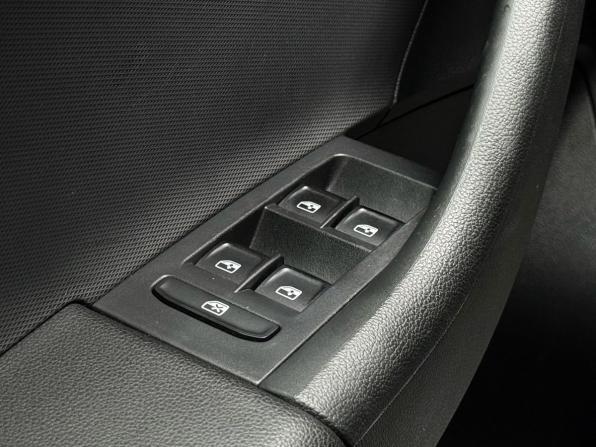 Skoda Rapid I Рестайлинг с пробегом 2019 года, цена 1 299 000 рублей, 99110 км, лифтбек, Автокод Объявления