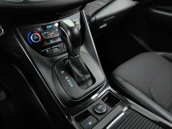 Ford Kuga II Рестайлинг с пробегом 2018 года, цена 1 690 000 рублей, 65000 км, внедорожник, Автокод Объявления
