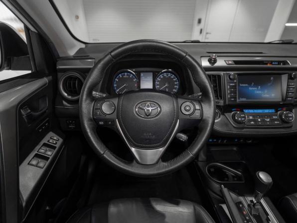 Toyota RAV4 IV (XA40) Рестайлинг с пробегом 2017 года, цена 2 495 000 рублей, 128150 км, внедорожник, Автокод Объявления