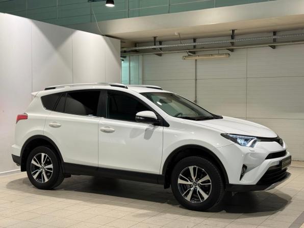 Toyota RAV4 IV (XA40) Рестайлинг с пробегом 2018 года, цена 2 120 000 рублей, 104002 км, внедорожник, Автокод Объявления