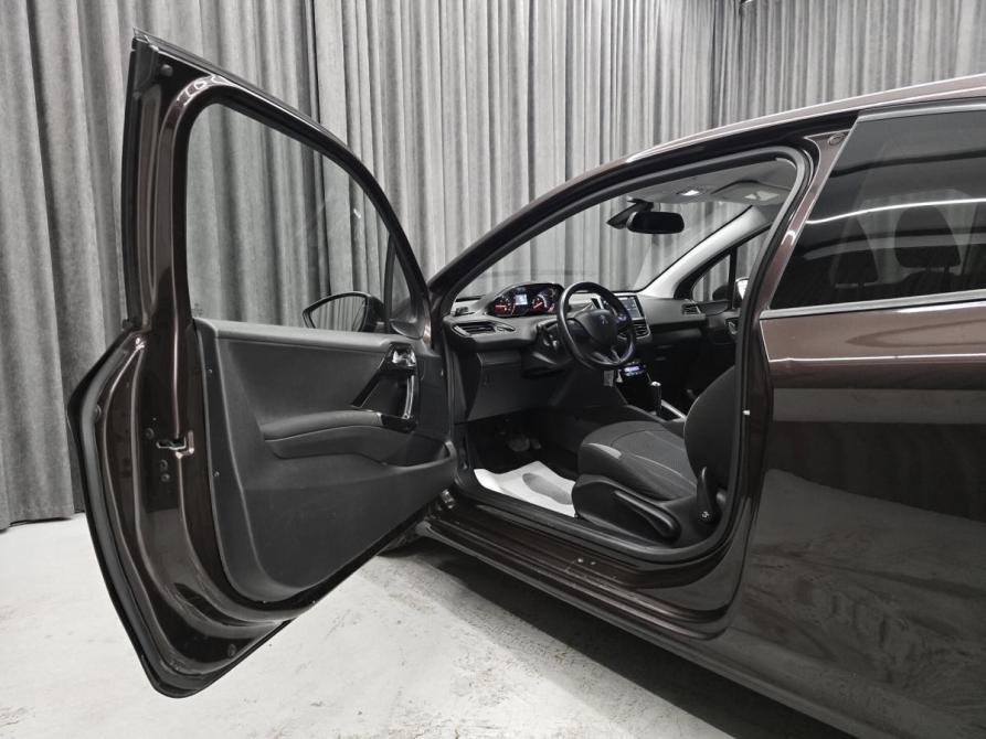 Peugeot 208 I Красноярск  - изображение 11