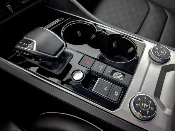 Volkswagen Touareg III с пробегом 2020 года, цена 6 399 000 рублей, 49910 км, внедорожник, Автокод Объявления