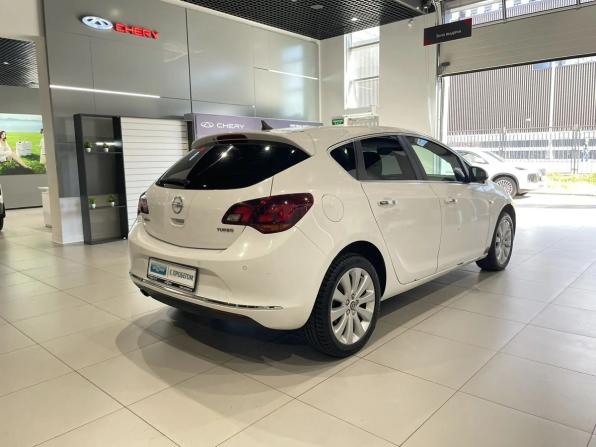 Opel Astra J Рестайлинг с пробегом 2013 года, цена 650 000 рублей, 260123 км, хэтчбек, Автокод Объявления