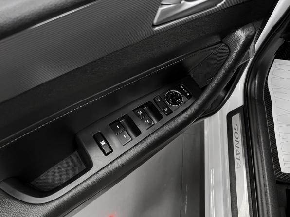 Hyundai Sonata VII (LF) Рестайлинг с пробегом 2018 года, цена 1 620 000 рублей, 167551 км, седан, Автокод Объявления