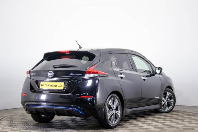 Nissan Leaf II (ZE1) с пробегом 2018 года, цена 1 749 000 рублей, 140100 км, хэтчбек, Автокод Объявления