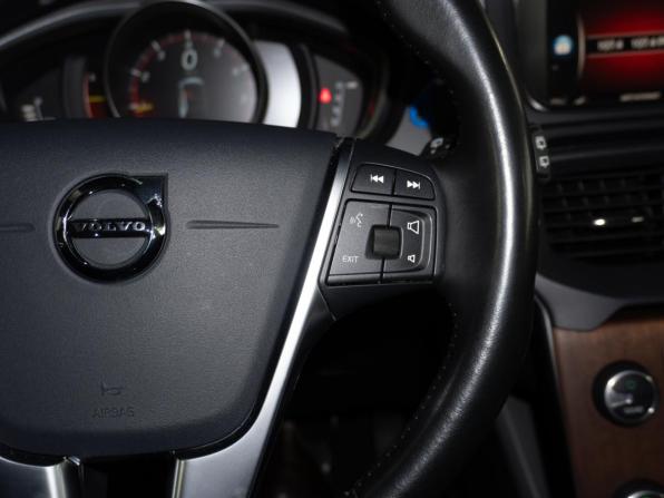 Volvo V40 Cross Country I Рестайлинг с пробегом 2019 года, цена 2 310 000 рублей, 51926 км, хэтчбек, Автокод Объявления