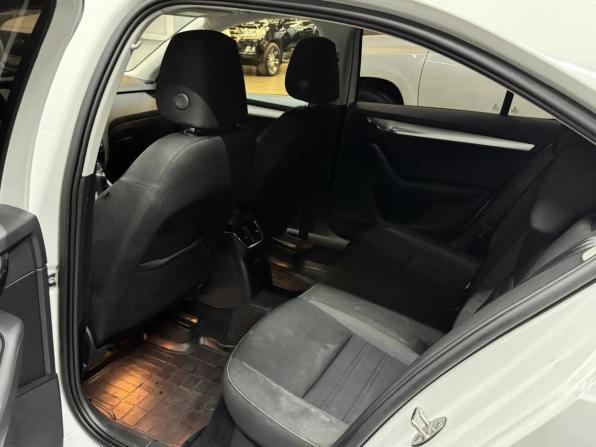 Skoda Octavia III (A7) Рестайлинг с пробегом 2019 года, цена 1 497 000 рублей, 129000 км, лифтбек, Автокод Объявления