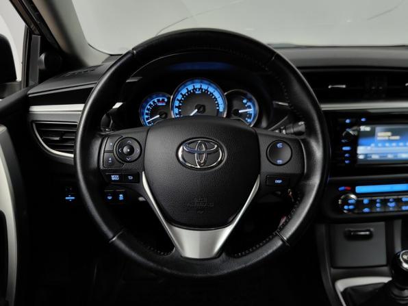Toyota Corolla XI (E160 E170 E180) с пробегом 2015 года, цена 1 245 000 рублей, 150878 км, седан, Автокод Объявления