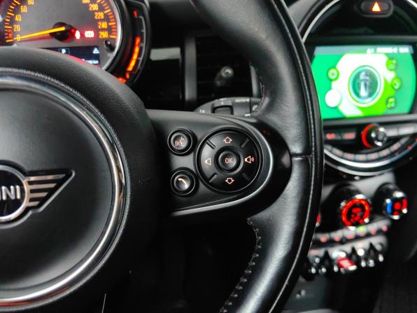 Mini Hatch III (F55/F56) Рестайлинг с пробегом 2019 года, цена 1 639 000 рублей, 143151 км, хэтчбек, Автокод Объявления