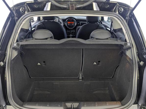 Mini Hatch III (F55/F56) с пробегом 2016 года, цена 1 518 000 рублей, 87427 км, хэтчбек, Автокод Объявления