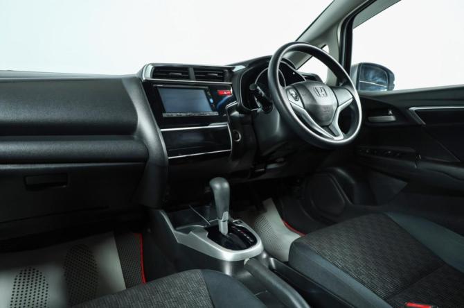 Honda Fit III с пробегом 2015 года, цена 1 169 000 рублей, 123000 км, хэтчбек, Автокод Объявления