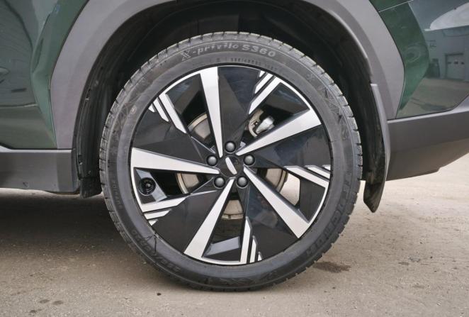 Geely Atlas II с пробегом 2024 года, цена 3 375 000 рублей, 20152 км, внедорожник, Автокод Объявления