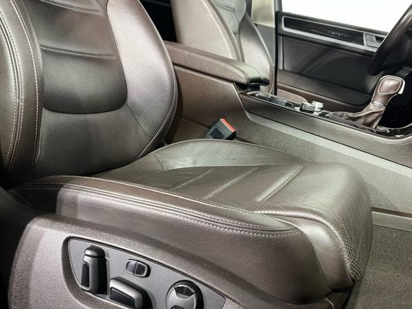 Volkswagen Touareg II Рестайлинг с пробегом 2017 года, цена 3 300 000 рублей, 207384 км, внедорожник, Автокод Объявления