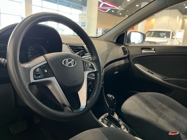 Hyundai Solaris I Рестайлинг с пробегом 2016 года, цена 1 067 000 рублей, 112768 км, хэтчбек, Автокод Объявления