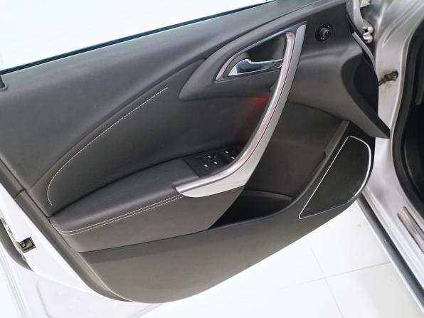 Opel Astra J с пробегом 2011 года, цена 514 000 рублей, 151359 км, хэтчбек, Автокод Объявления