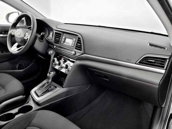 Hyundai Avante VI Рестайлинг с пробегом 2019 года, цена 1 635 000 рублей, 105434 км, седан, Автокод Объявления
