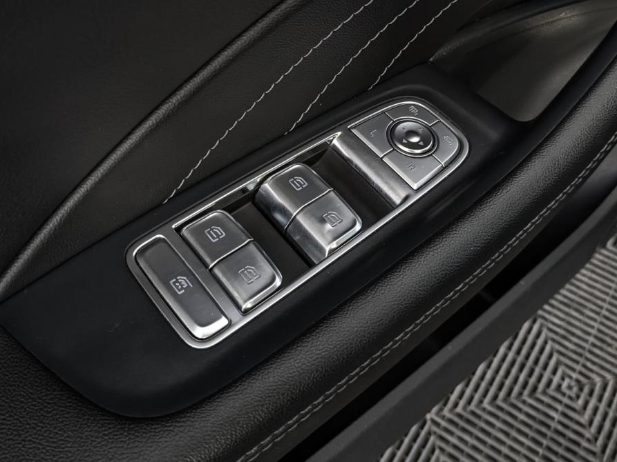 Hongqi H5 II Москва  - изображение 27