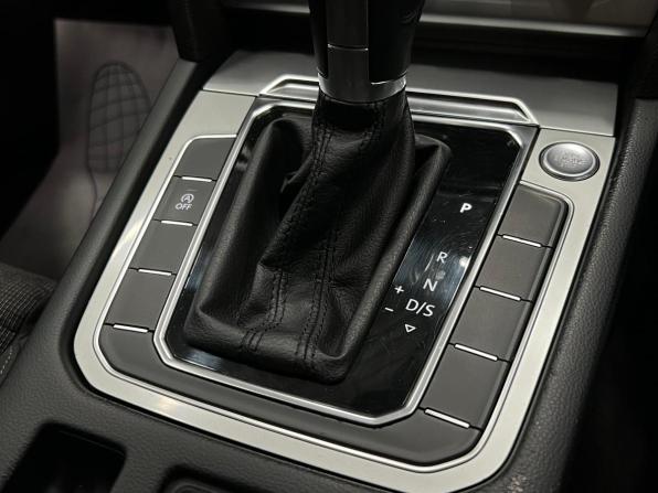 Volkswagen Passat B8 с пробегом 2015 года, цена 1 370 000 рублей, 166031 км, седан, Автокод Объявления