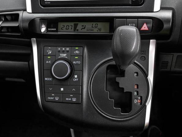 Toyota Wish II Рестайлинг с пробегом 2015 года, цена 1 499 000 рублей, 102191 км, минивэн, Автокод Объявления