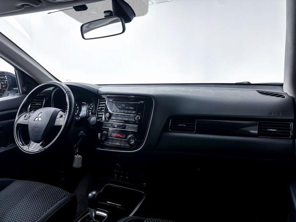 Mitsubishi Outlander III Рестайлинг 3 с пробегом 2018 года, цена 1 999 000 рублей, 132000 км, внедорожник, Автокод Объявления
