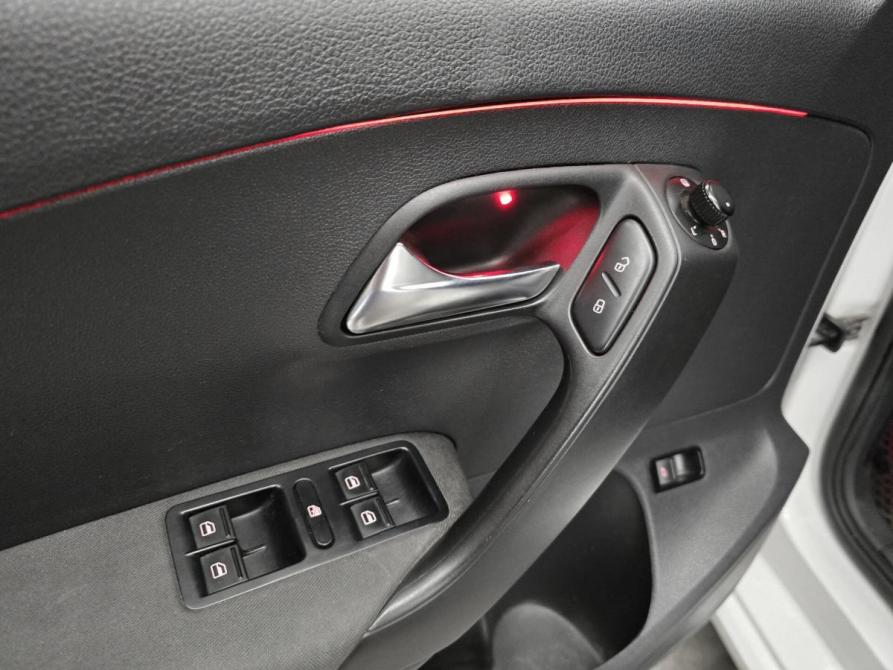 Volkswagen Polo V Красноярск  - изображение 18
