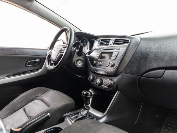 Kia Ceed II Рестайлинг с пробегом 2015 года, цена 1 258 000 рублей, 169705 км, универсал, Автокод Объявления