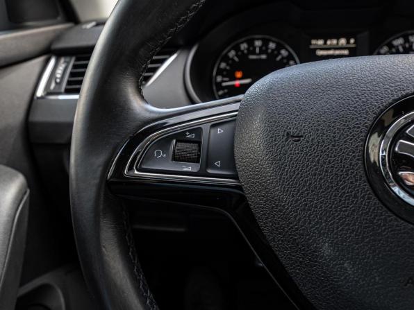 Skoda Octavia III (A7) с пробегом 2016 года, цена 1 350 000 рублей, 298372 км, универсал, Автокод Объявления