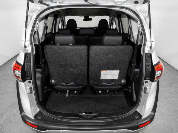 Toyota Sienta II Рестайлинг с пробегом 2018 года, цена 1 349 500 рублей, 128303 км, компактвэн, Автокод Объявления