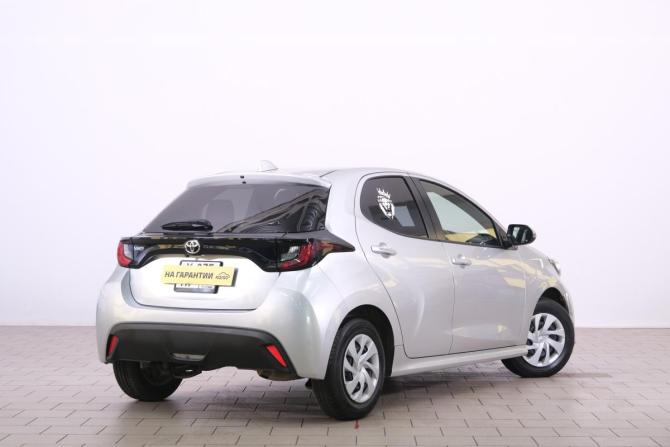 Toyota Yaris IV с пробегом 2021 года, цена 1 349 000 рублей, 82000 км, хэтчбек, Автокод Объявления