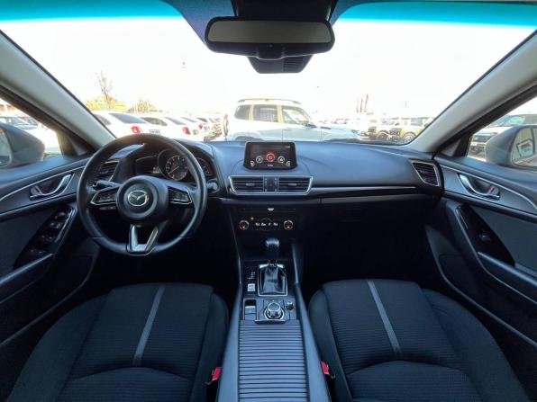 Mazda 3 III (BM) Рестайлинг с пробегом 2019 года, цена 1 570 000 рублей, 95069 км, седан, Автокод Объявления