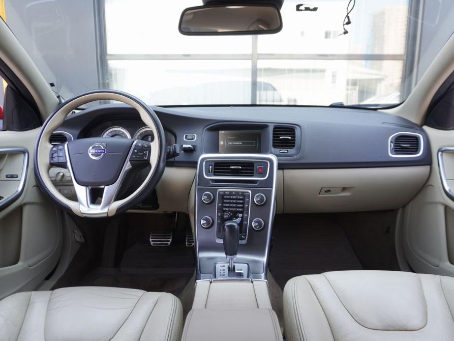 Volvo S60 II Москва  - изображение 12