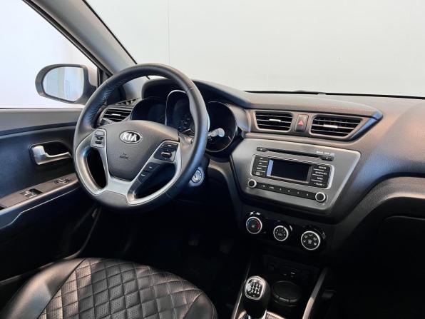 Kia Rio III Рестайлинг с пробегом 2016 года, цена 980 000 рублей, 154757 км, седан, Автокод Объявления