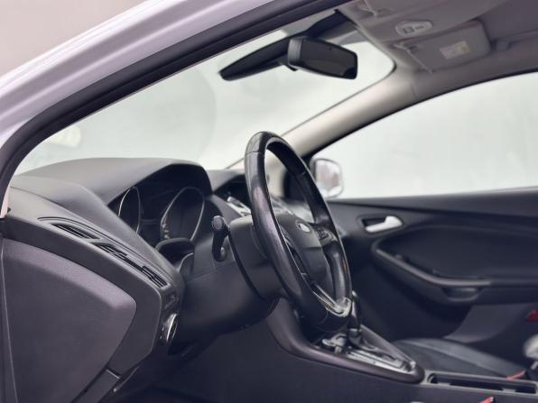 Ford Focus III Рестайлинг с пробегом 2017 года, цена 1 220 000 рублей, 97799 км, хэтчбек, Автокод Объявления