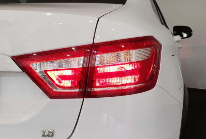 Lada (ВАЗ) Vesta I с пробегом 2018 года, цена 990 000 рублей, 81794 км, седан, Автокод Объявления