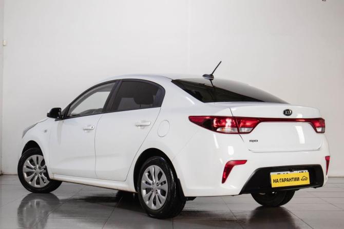 Kia Rio IV с пробегом 2018 года, цена 1 289 000 рублей, 81015 км, седан, Автокод Объявления