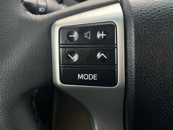 Toyota Land Cruiser Prado 150 Series с пробегом 2010 года, цена 1 850 000 рублей, 544724 км, внедорожник, Автокод Объявления