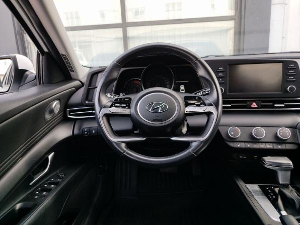 Hyundai Elantra VII (CN7) с пробегом 2022 года, цена 2 000 000 рублей, 48208 км, седан, Автокод Объявления