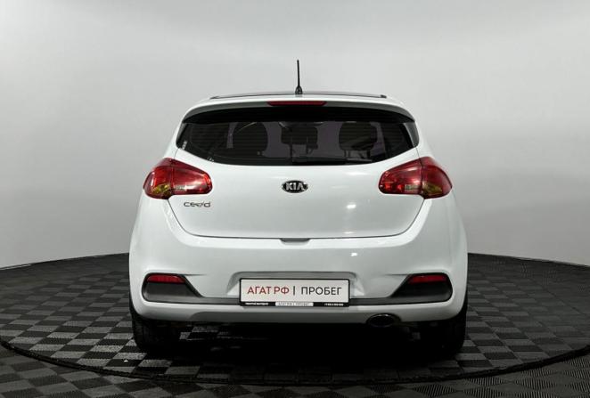 Kia Ceed II с пробегом 2014 года, цена 715 000 рублей, 190000 км, хэтчбек, Автокод Объявления