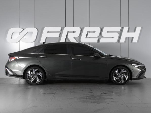 Hyundai Elantra VII (CN7) Рестайлинг с пробегом 2024 года, цена 2 129 000 рублей, 41509 км, седан, Автокод Объявления