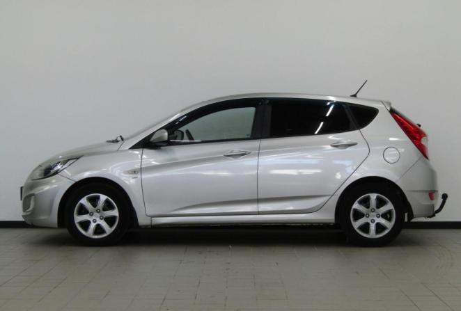 Hyundai Solaris I с пробегом 2014 года, цена 950 000 рублей, 131544 км, хэтчбек, Автокод Объявления