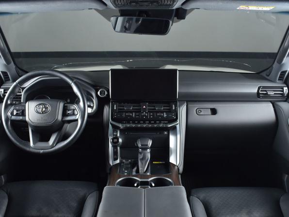 Toyota Land Cruiser 300 Series с пробегом 2022 года, цена 9 499 995 рублей, 46639 км, внедорожник, Автокод Объявления