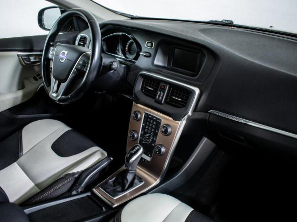 Volvo V40 II с пробегом 2013 года, цена 1 109 158 рублей, 239415 км, хэтчбек, Автокод Объявления