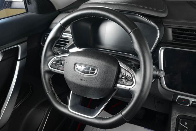 Geely Atlas Pro с пробегом 2023 года, цена 2 959 000 рублей, 59900 км, внедорожник, Автокод Объявления